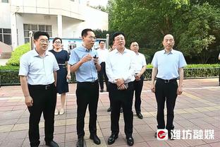 马卡列恩德里克和罗克差异：前者喜欢中路杀入禁区，后者是纯中锋